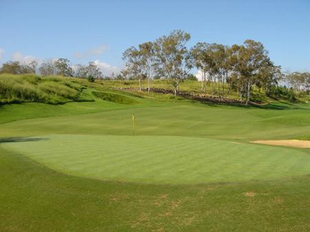 �r�b�O�A�C�����h�J���g���[�N���u 2004�N