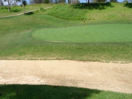 �r�b�O�A�C�����h�J���g���[�N���u 2004�N