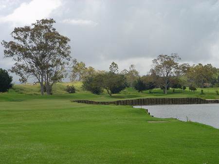 �r�b�O�A�C�����h�J���g���[�N���u 2004�N