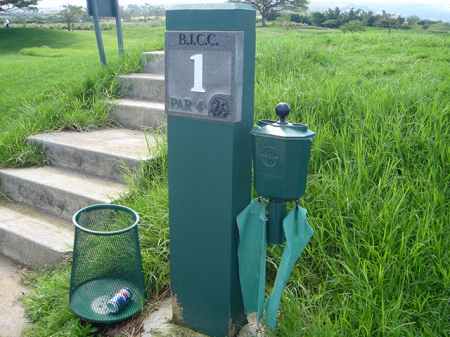 �r�b�O�A�C�����h�J���g���[�N���u 2004�N