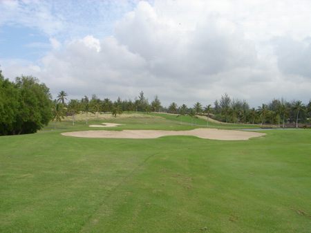 ���C�R���A�r�[�`2004