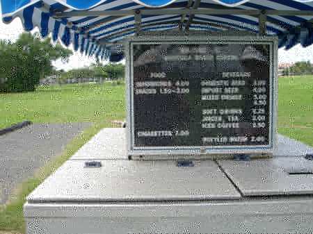 ���C�R���A�r�[�`2004